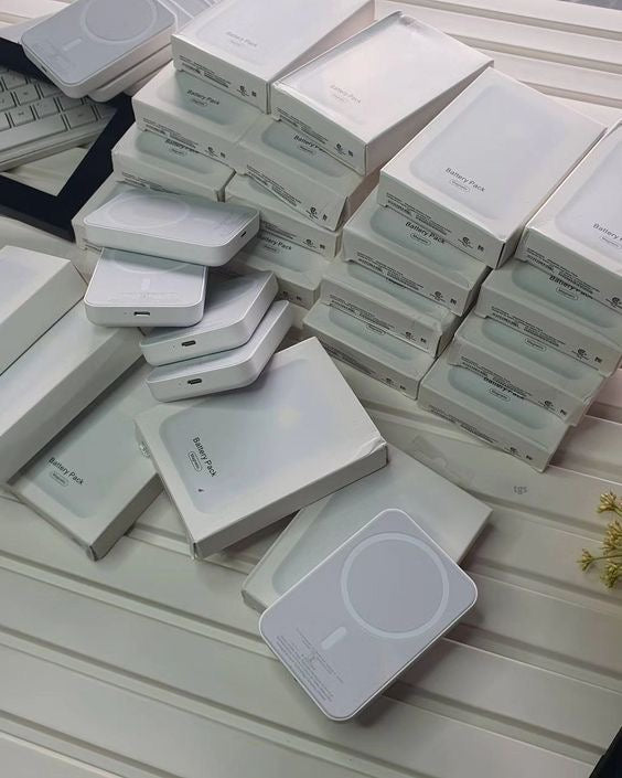 Wireless power bank 5,000 mah 15 watt