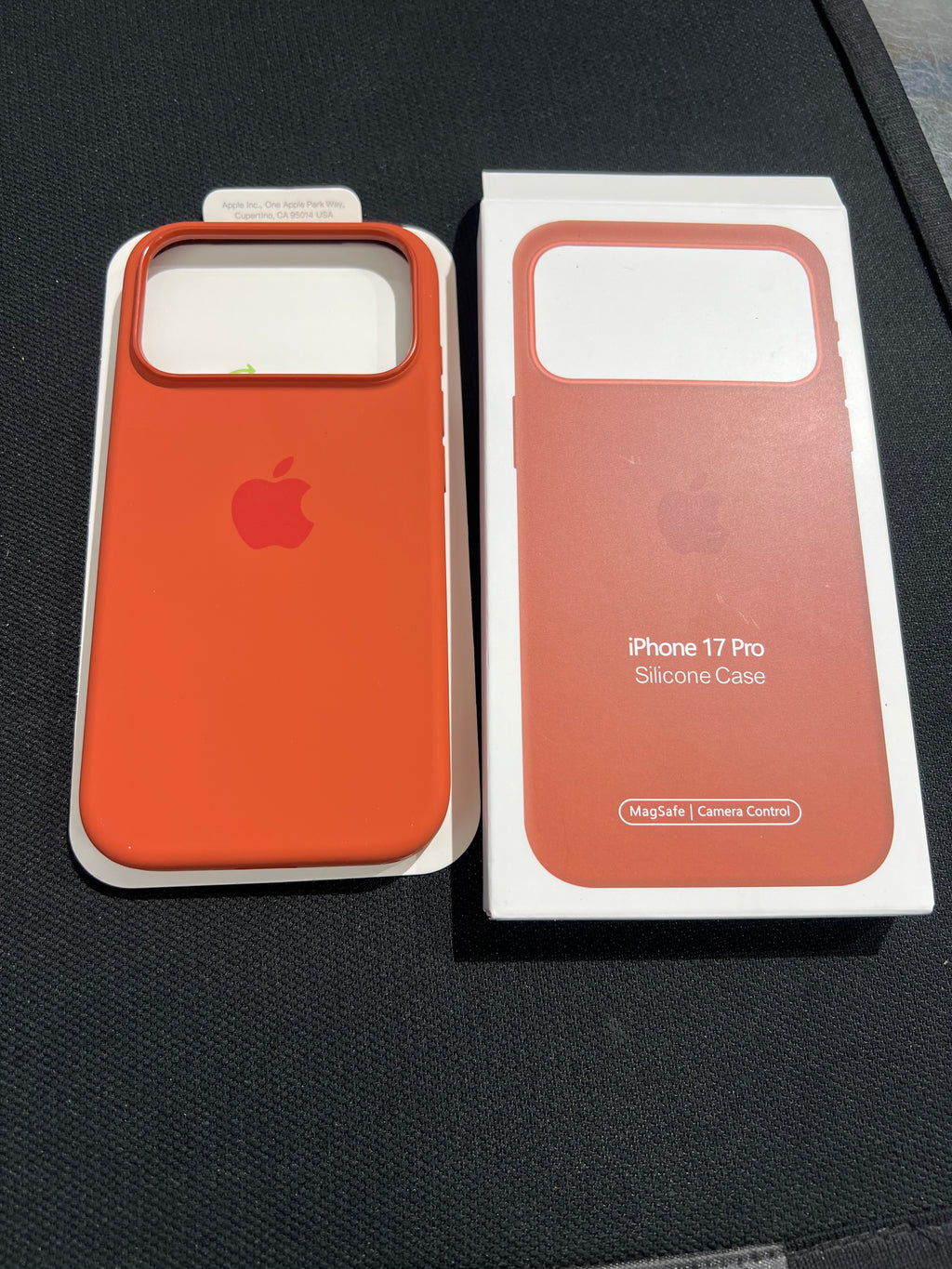 I phone 17 pro original terra cotta silicon case