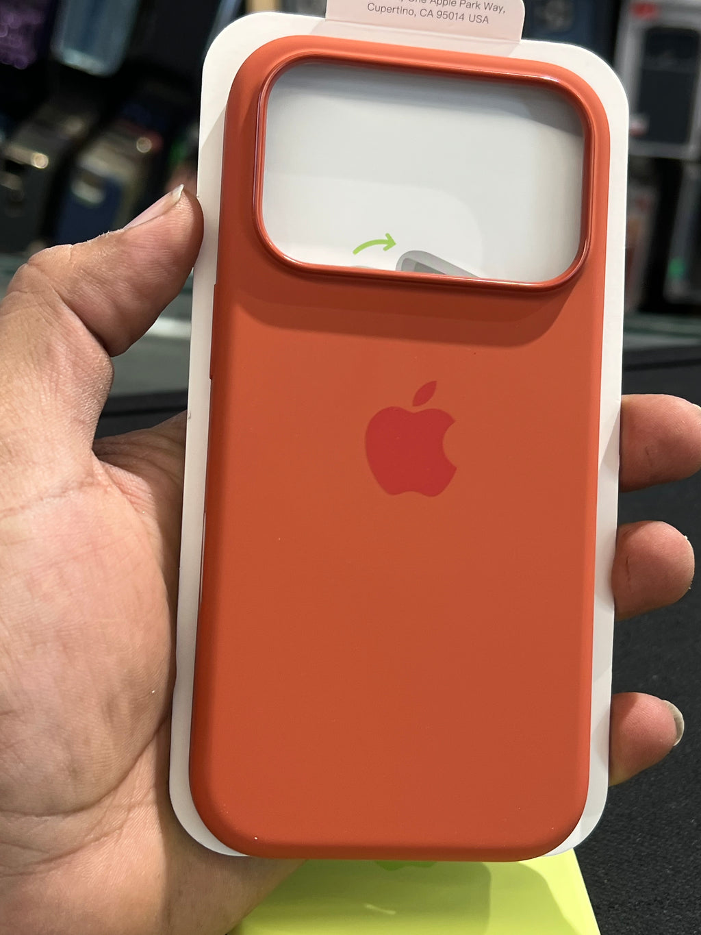 I phone 17 pro original terra cotta silicon case