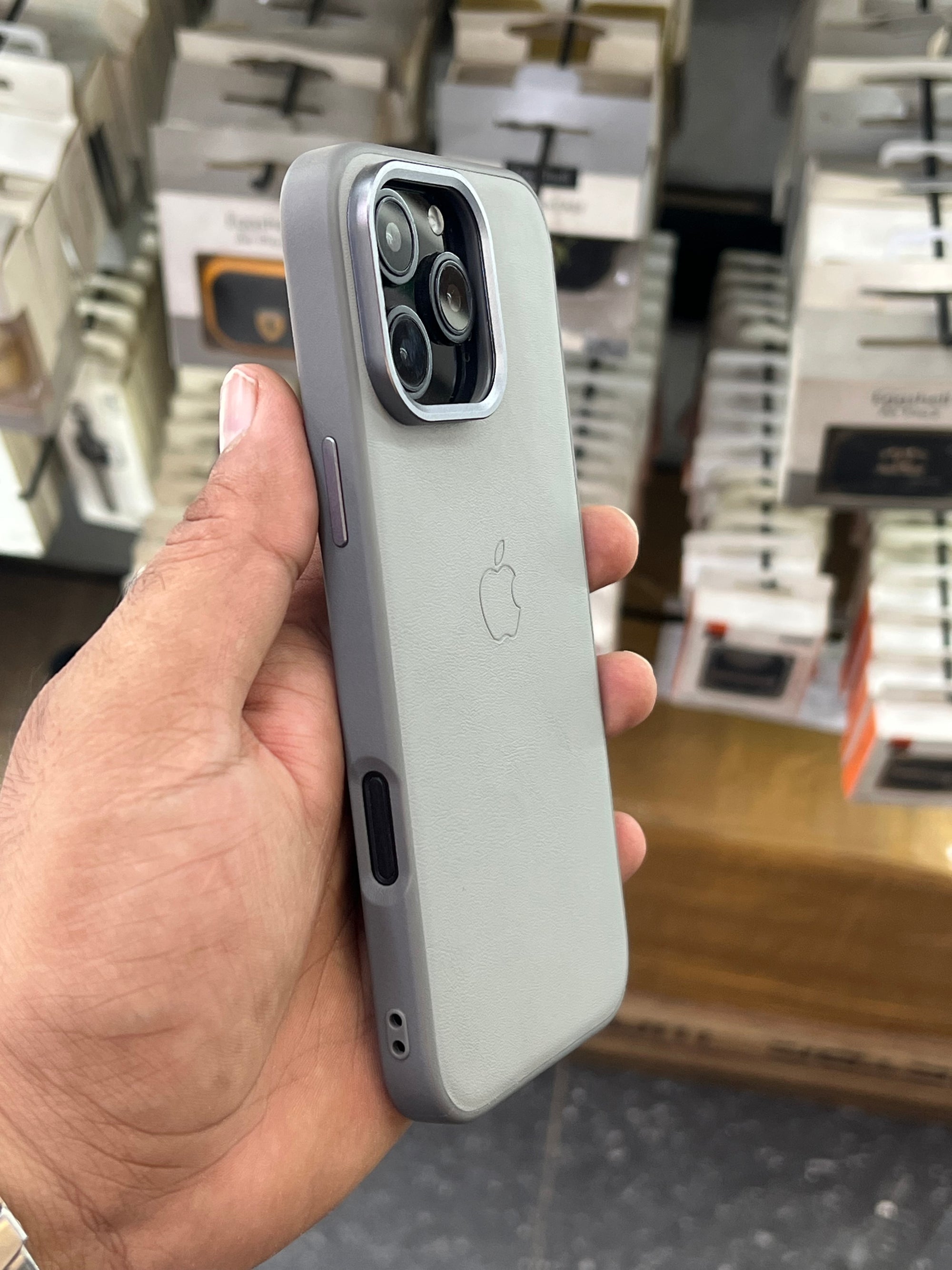 Logo case with gray colour for i phone 16 pro maxx