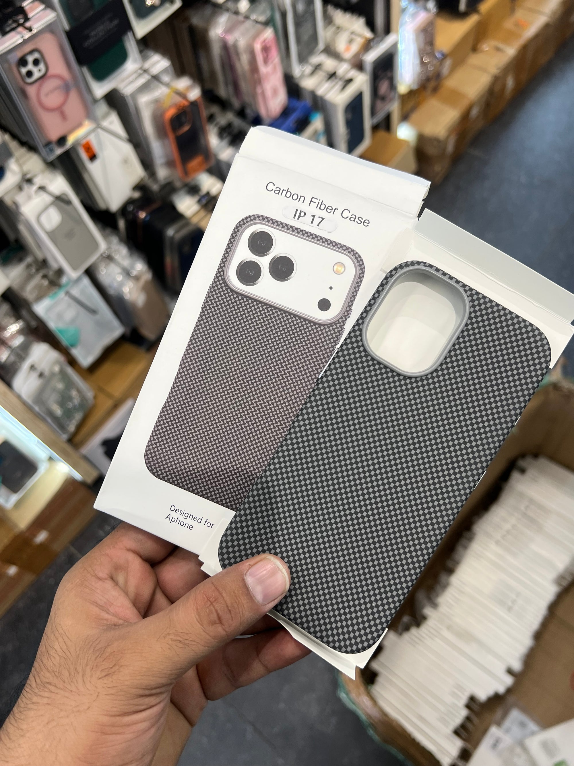 Carbon case with magsafe i phone 17