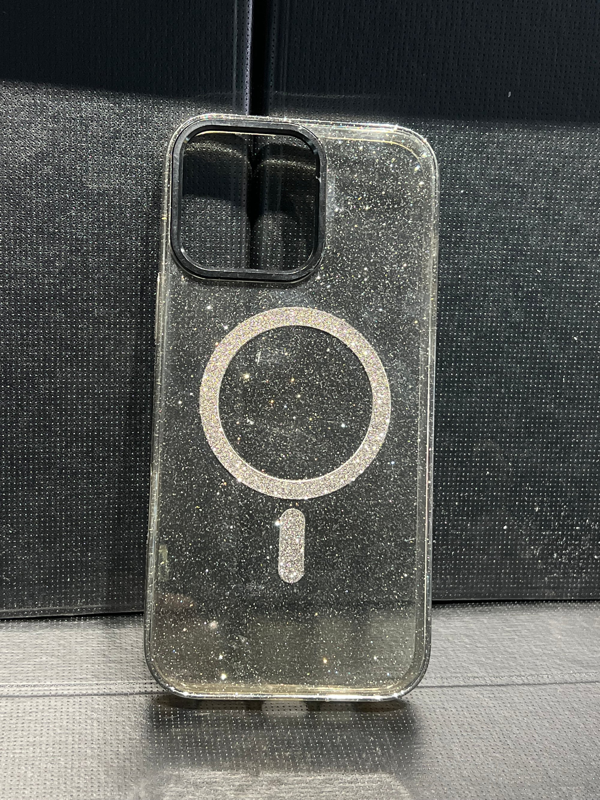 white Glitter case 16 pro maxx