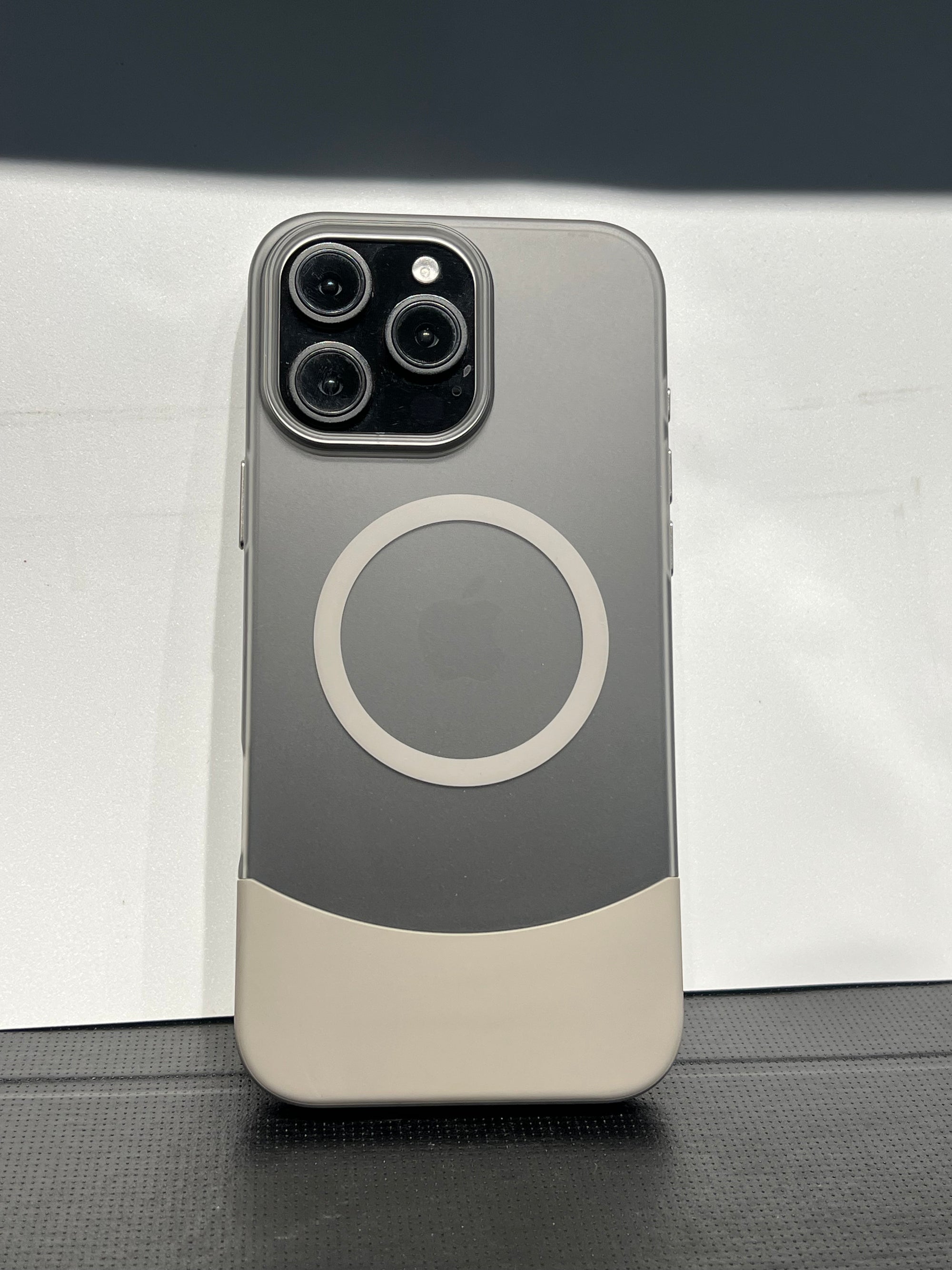 2 in 1 case cream colour 16 pro maxx