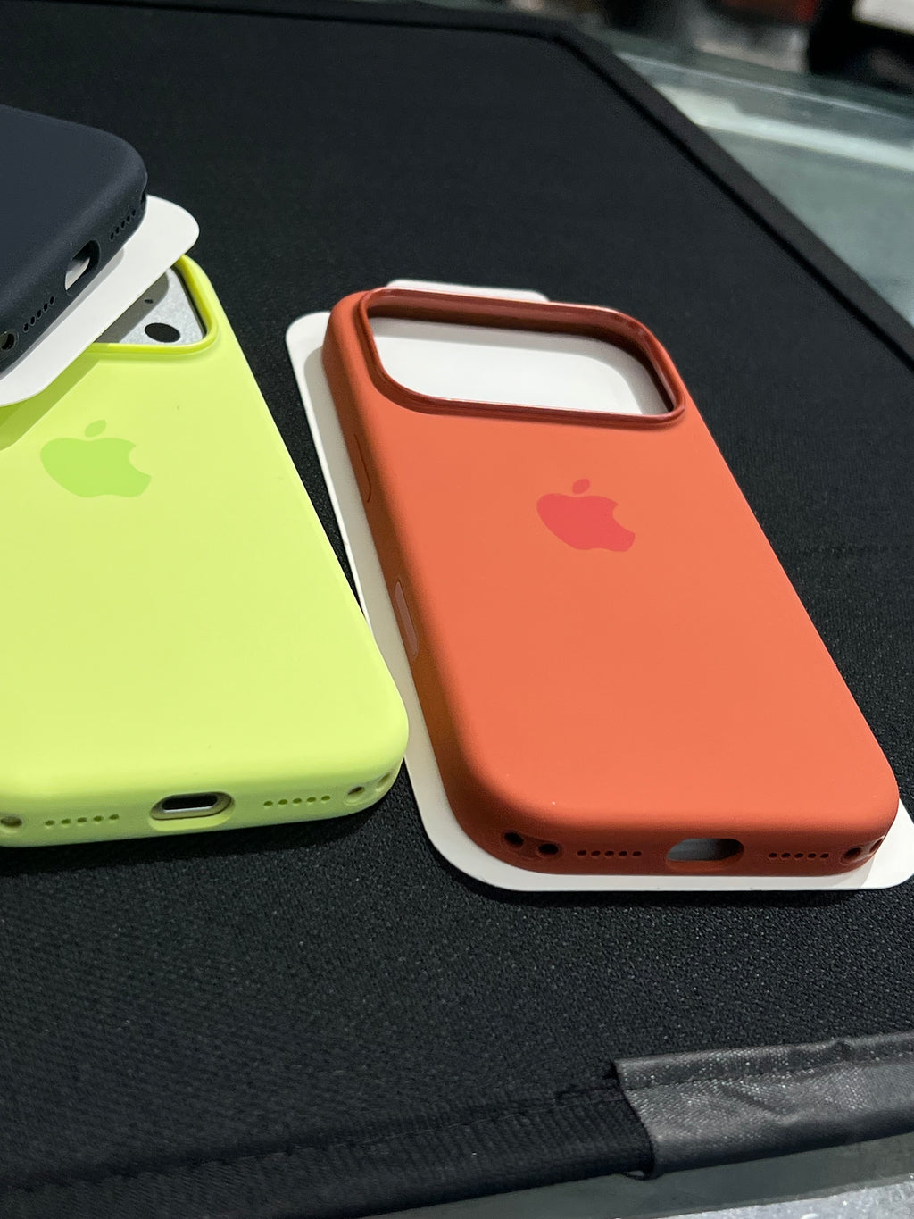 I phone 17 pro original terra cotta silicon case