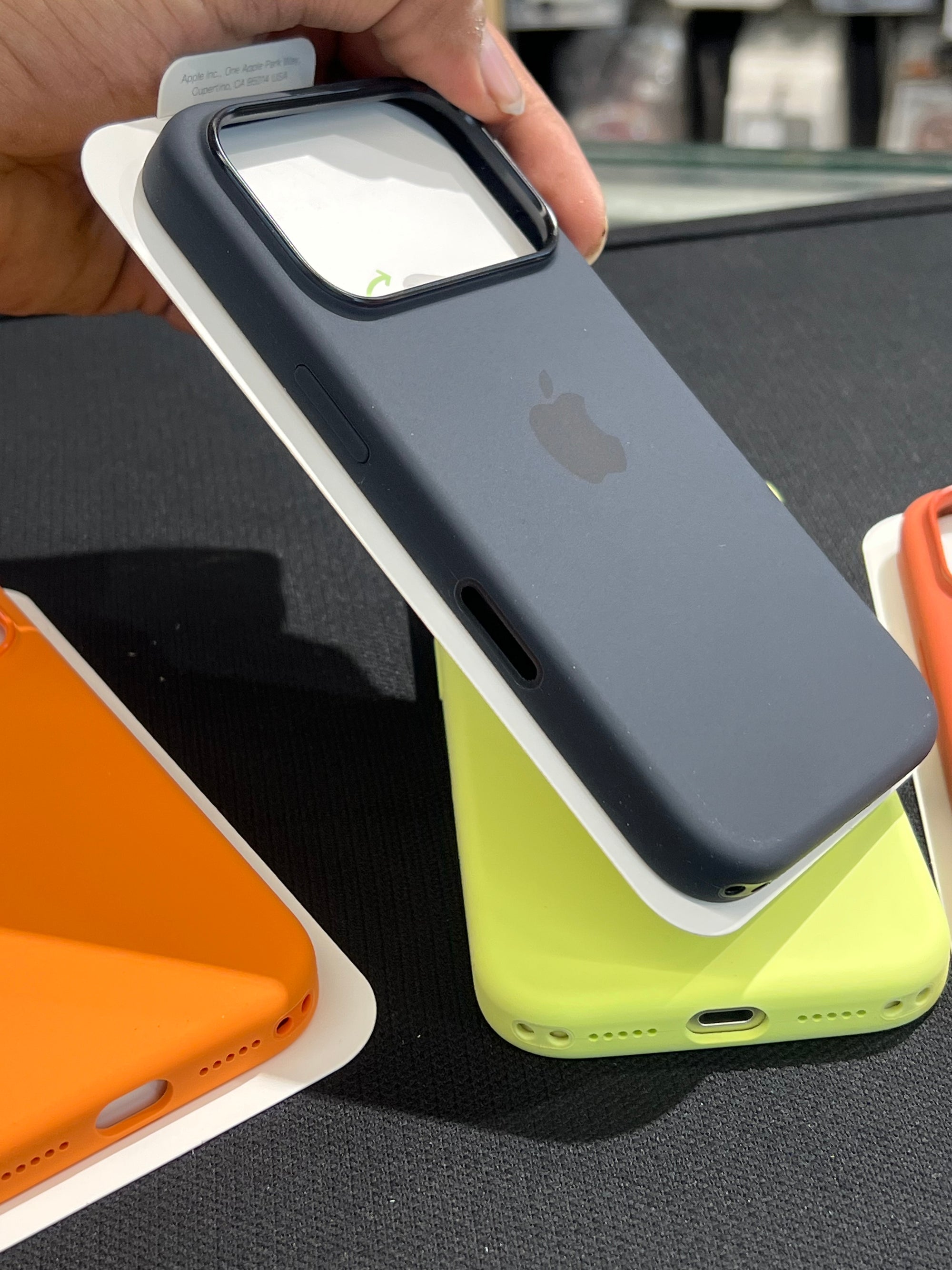 I phone 17 pro l max original midnight silicon case