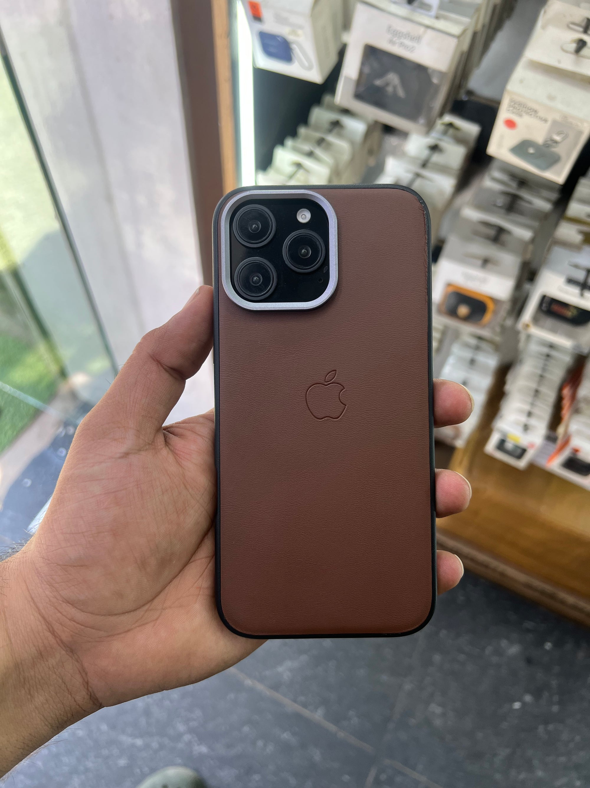 brown Leather case  i phone 16 pro maxx