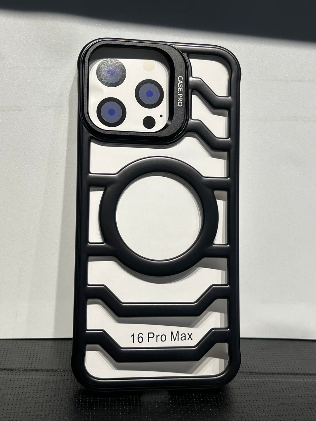 Bumper case with stand i phone 16 pro maxx