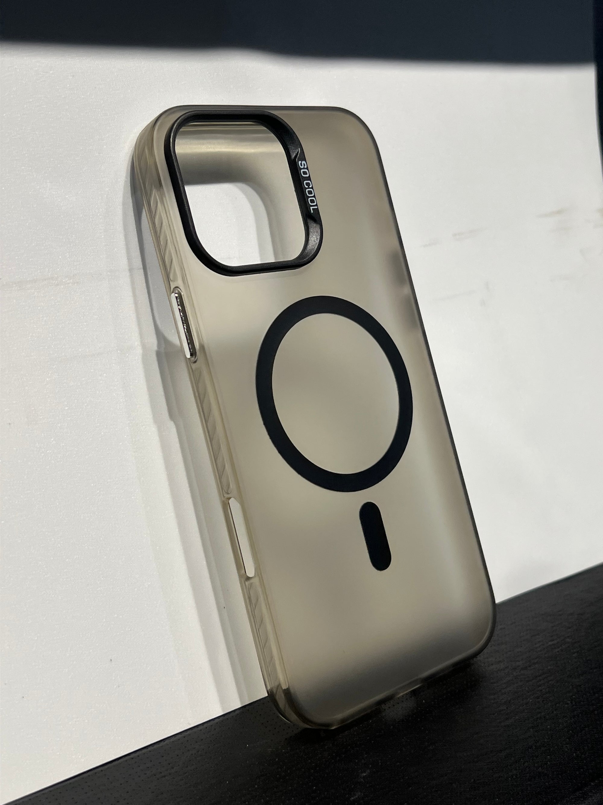 Magsafe black case i phone 16 pro maxx