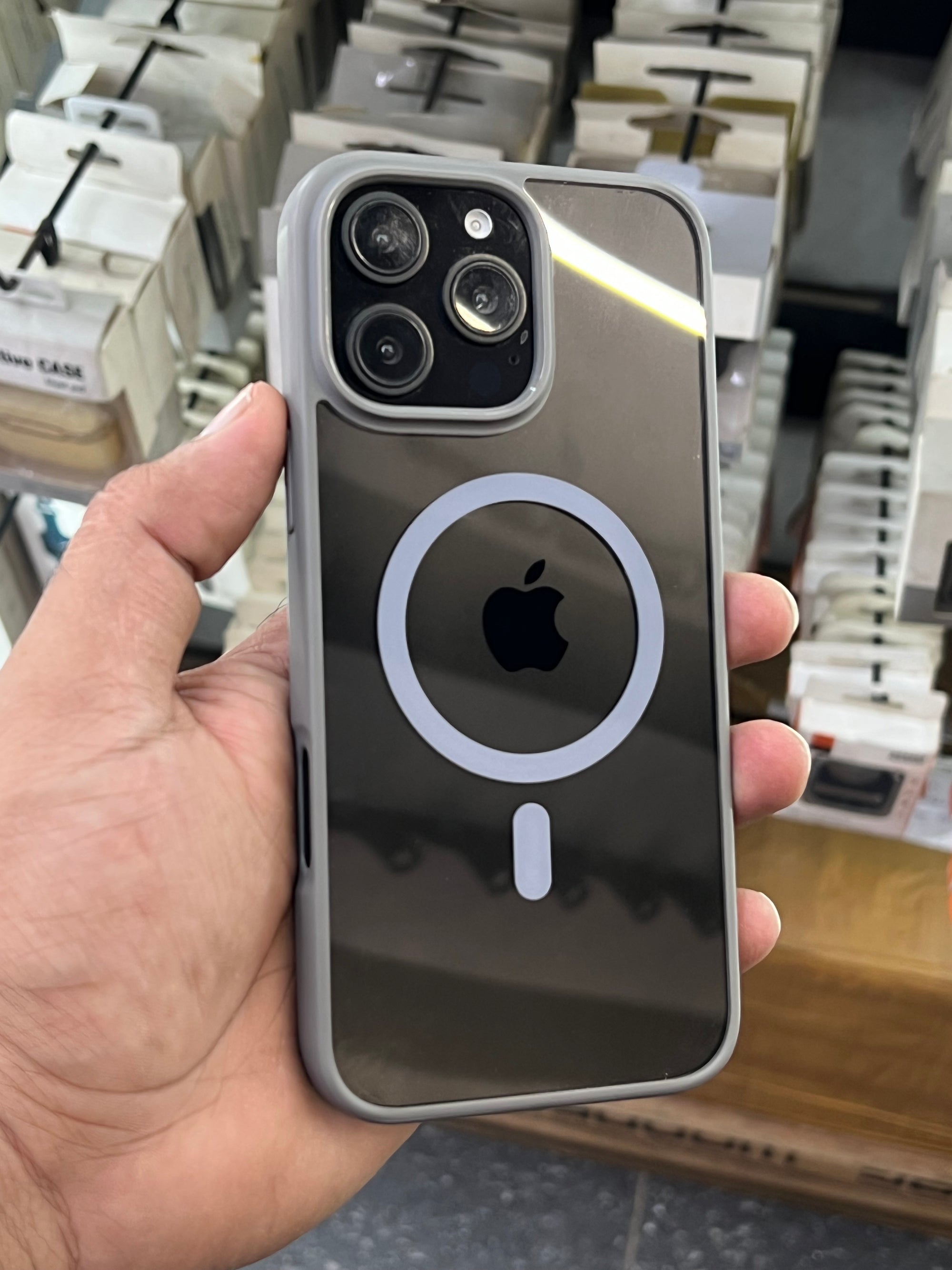 Spigen magsafe case  16 pro maxx