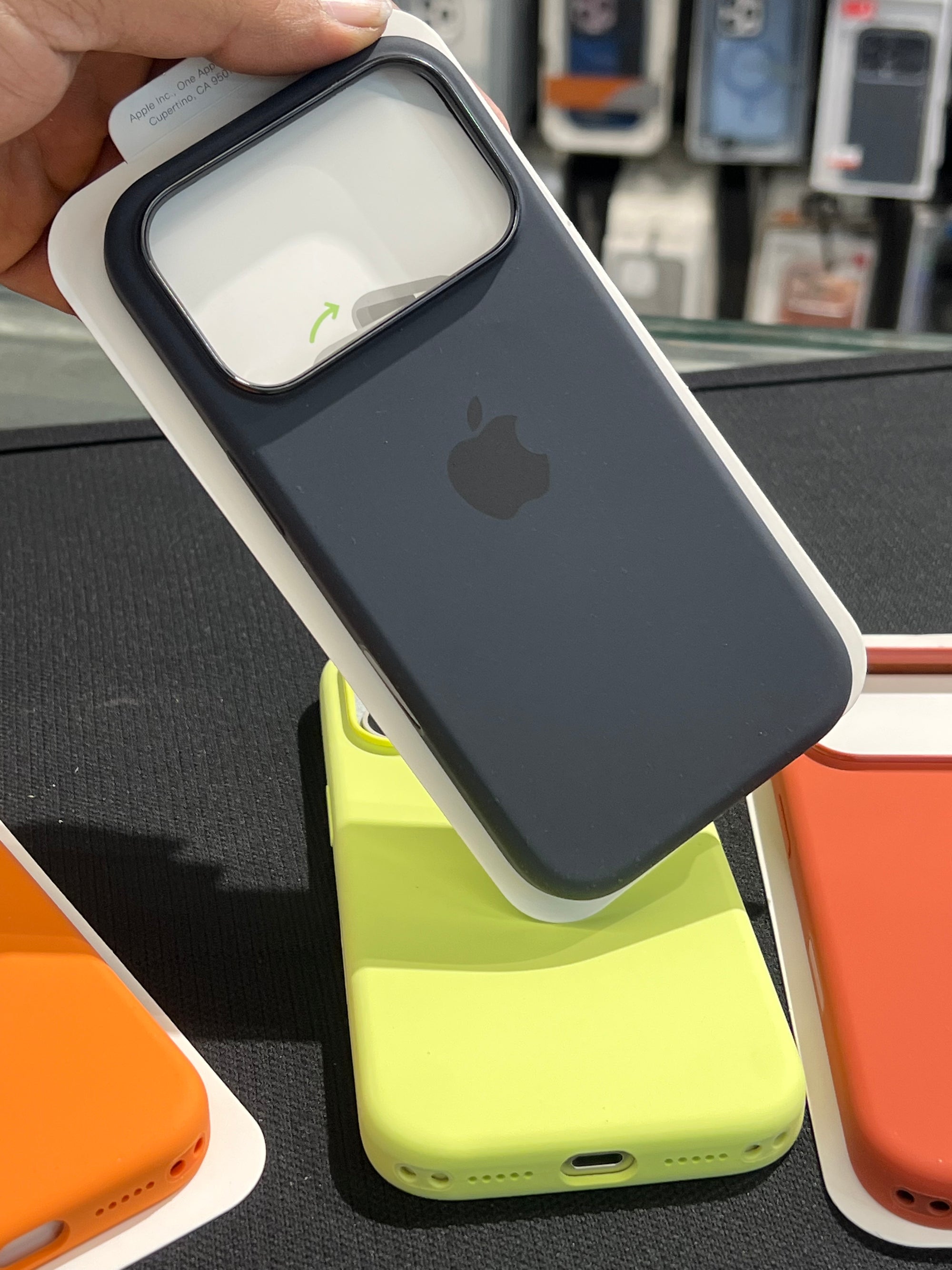 I phone 17 pro max black original silicon case