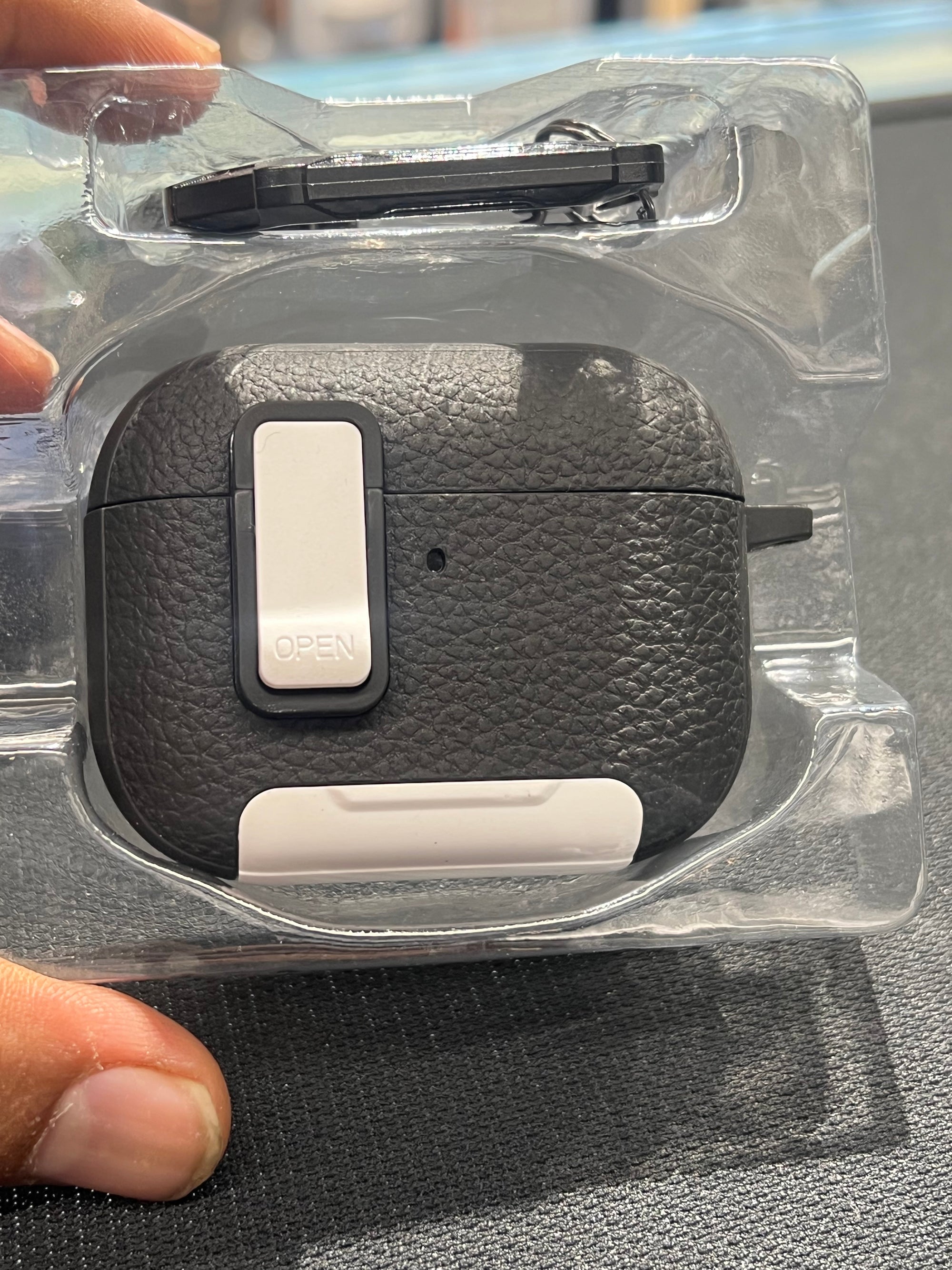 Airpods 3 pro silicone case with lock