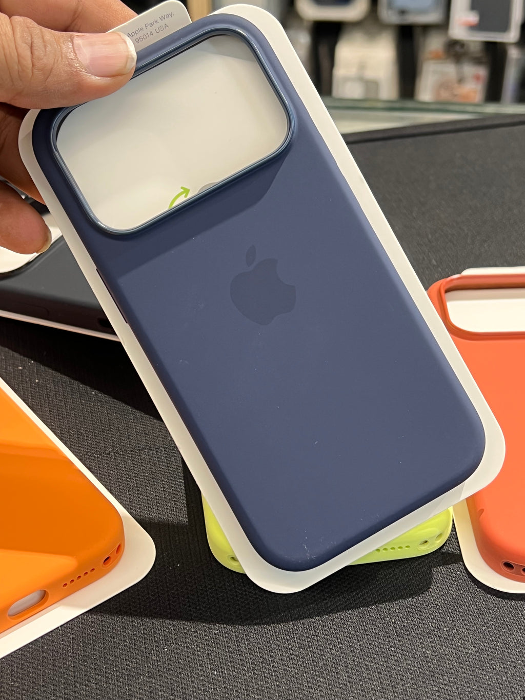 I phone 17 pro original midnight silicon case