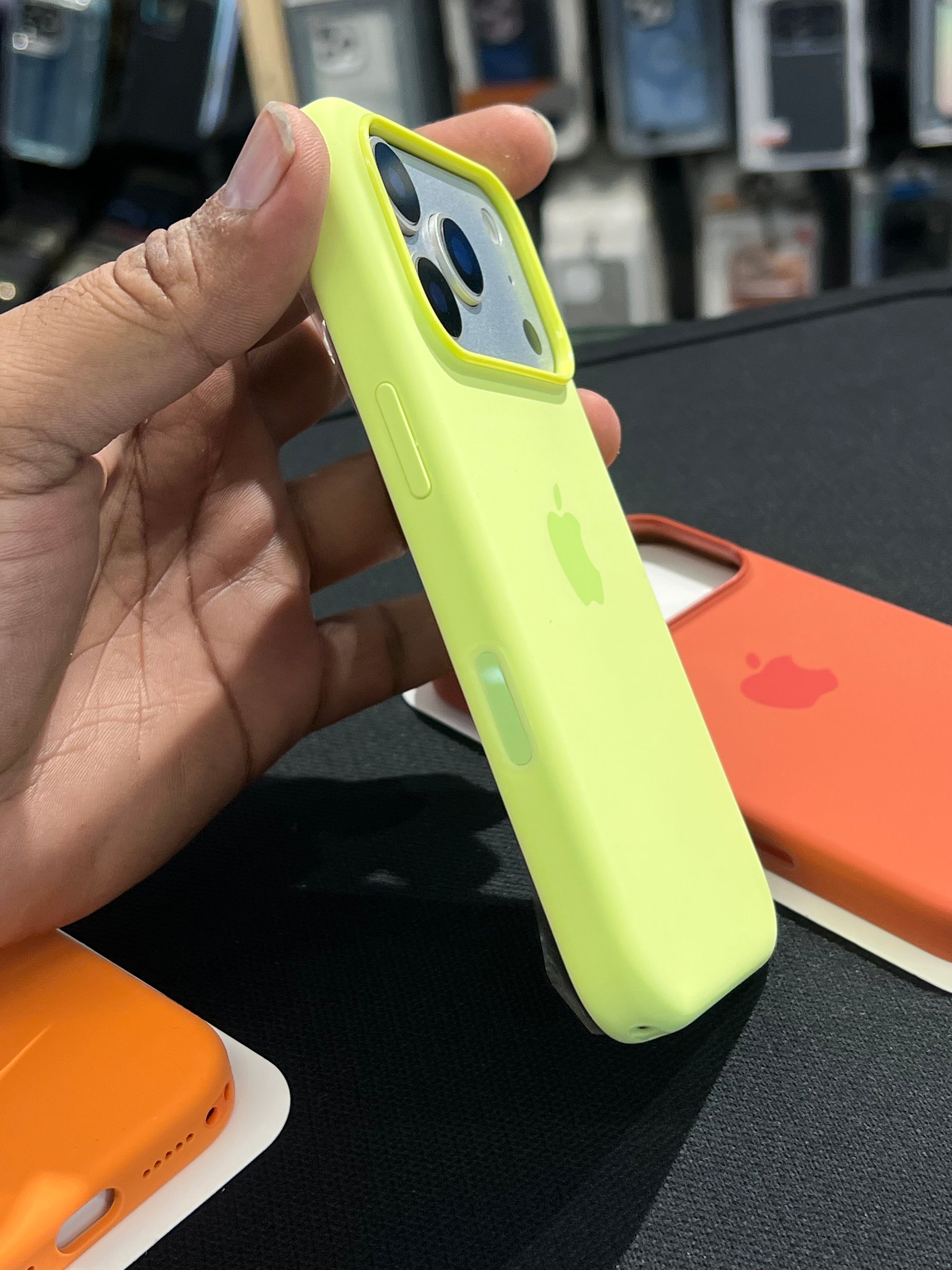I phone 17 pro max neon yellow original silicon case