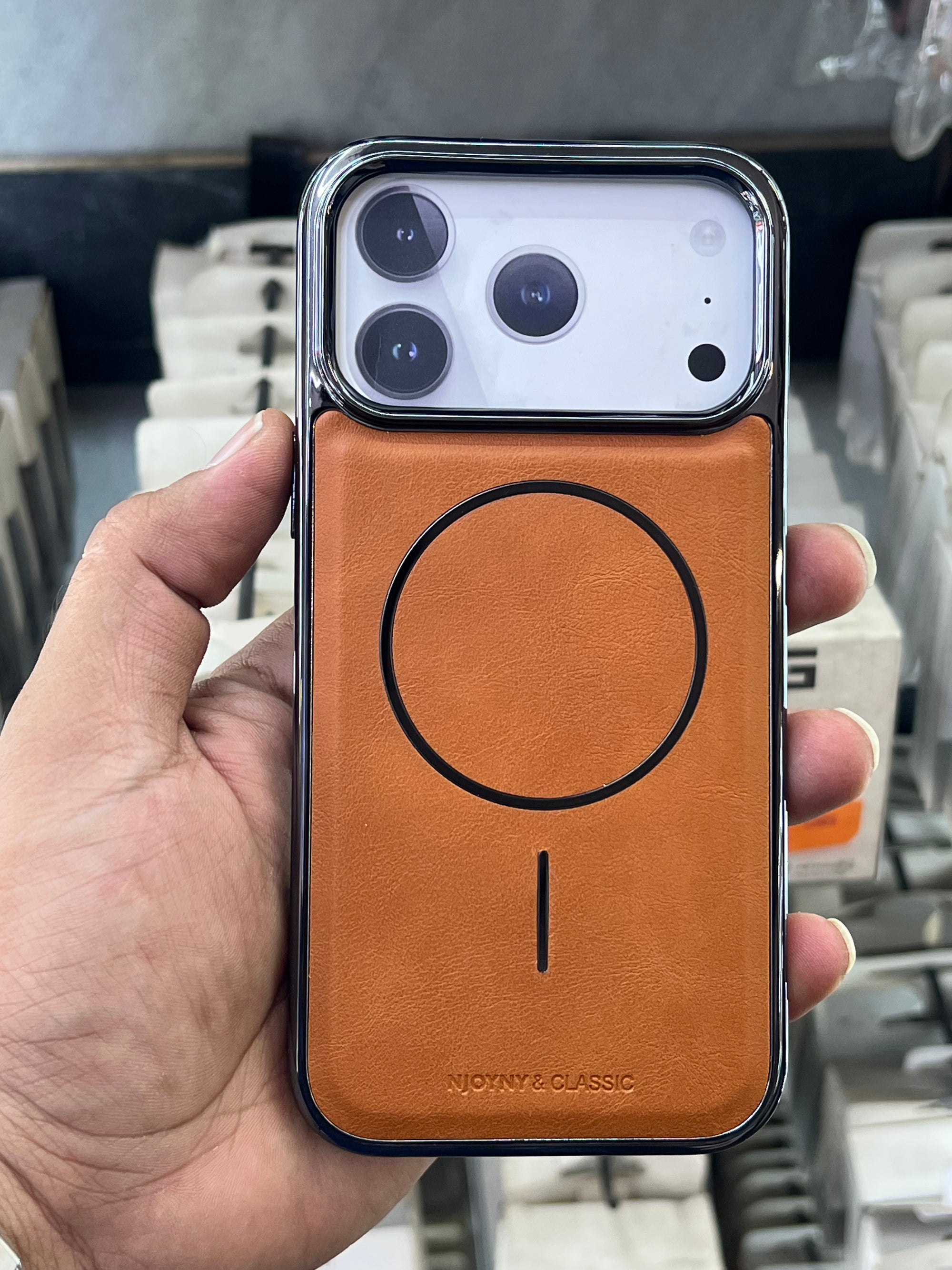 Ny brown leather magsafe case i phone 17 pro max