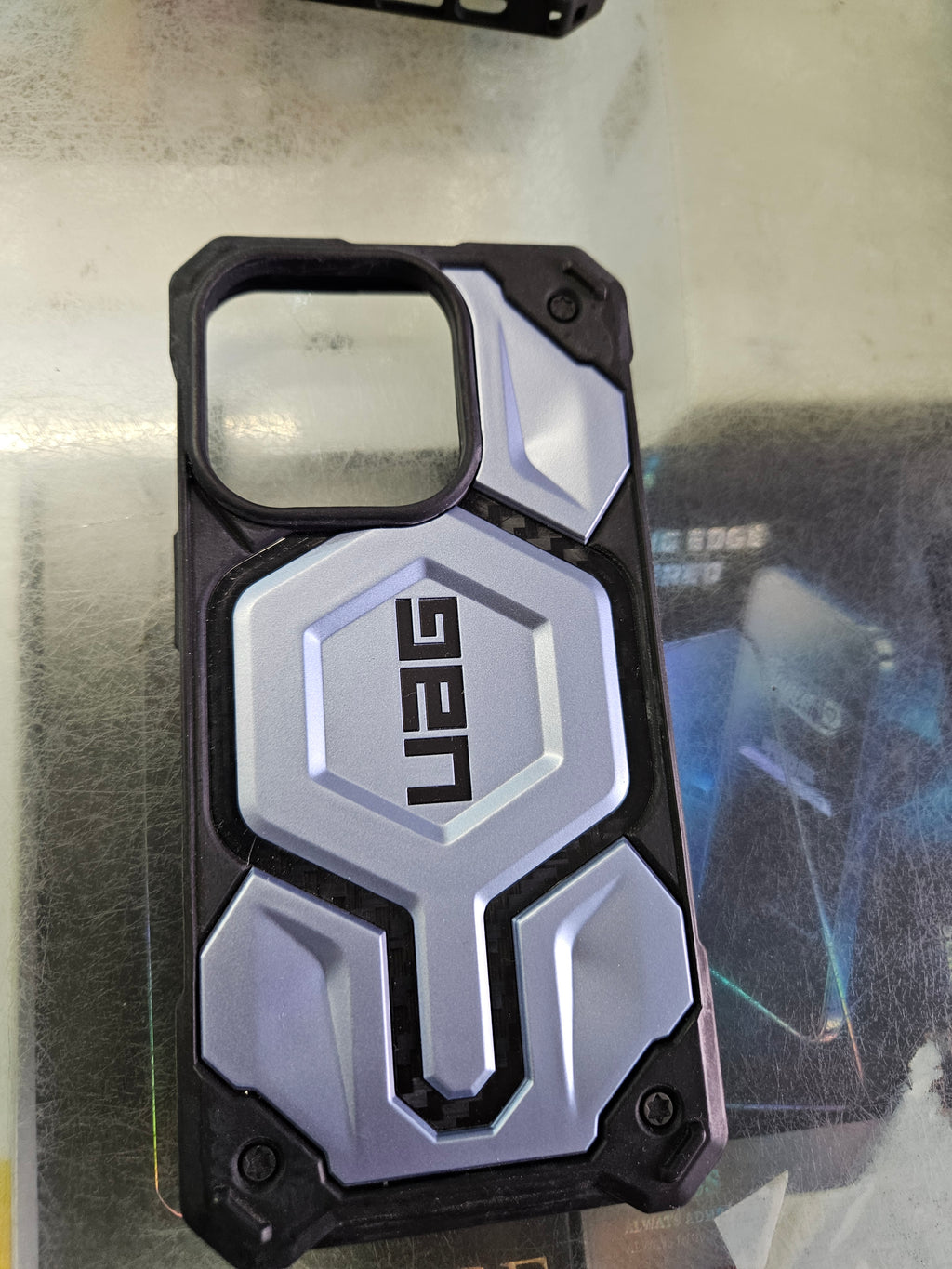 Iphone 14 pro uag case